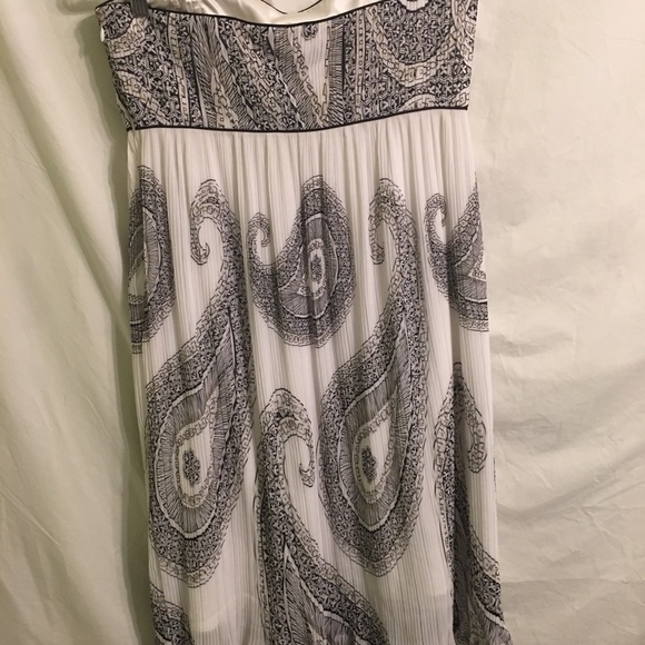 Dress - Picture 3 of 5